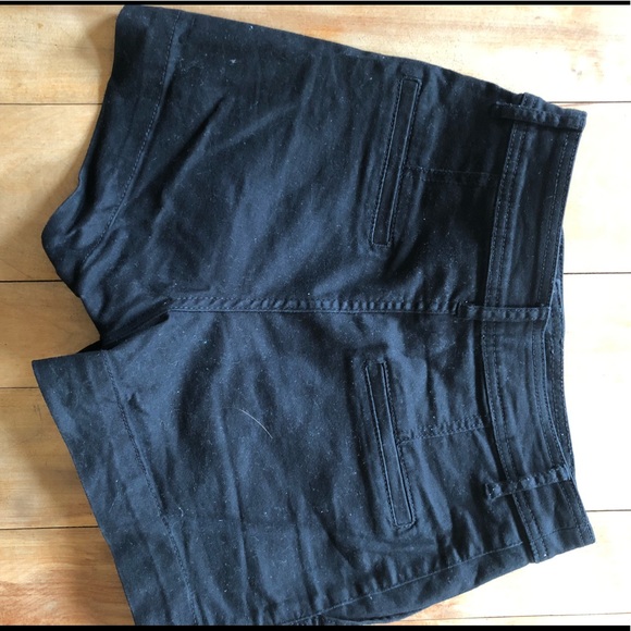 High waisted Black Shorts - Picture 3 of 4